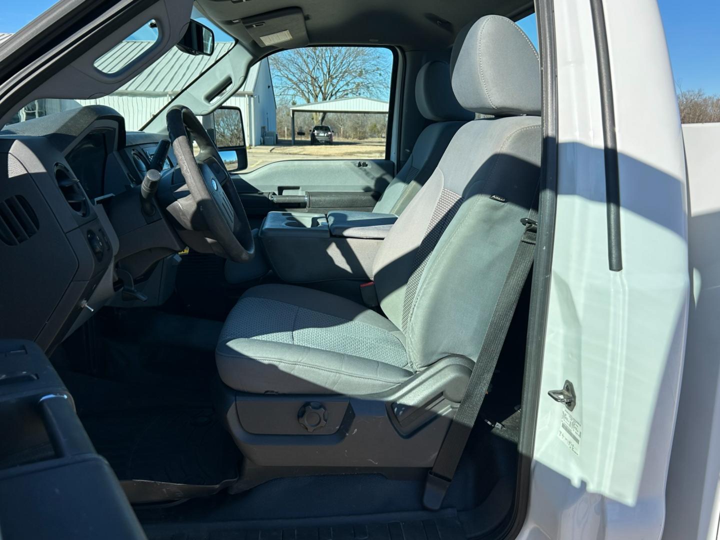 2015 White /Gray Ford F-250 SD (1FDBF2A62FE) with an 6.2L V8 F SOHC 16V engine, 6-Speed Automatic transmission, located at 17760 Hwy 62, Morris, OK, 74445, (918) 733-4887, 35.609104, -95.877060 - Photo#8